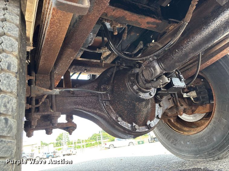 image for item DZ4524 1992 GMC C7 TopKick hook lift truck