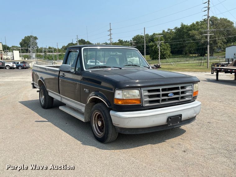 image for item DZ4525 1996 Ford F150 XL pickup truck