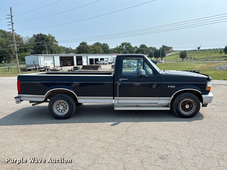 image for item DZ4525 1996 Ford F150 XL pickup truck