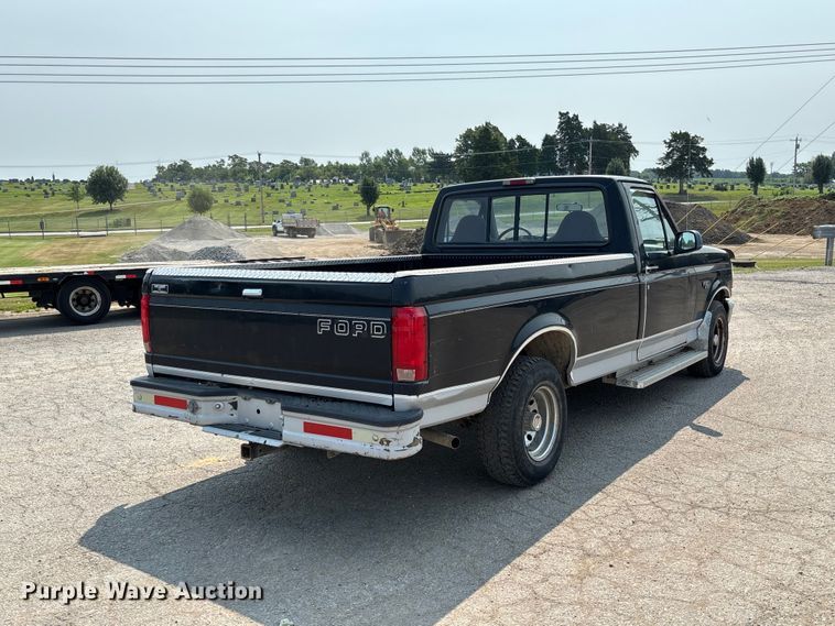 image for item DZ4525 1996 Ford F150 XL pickup truck