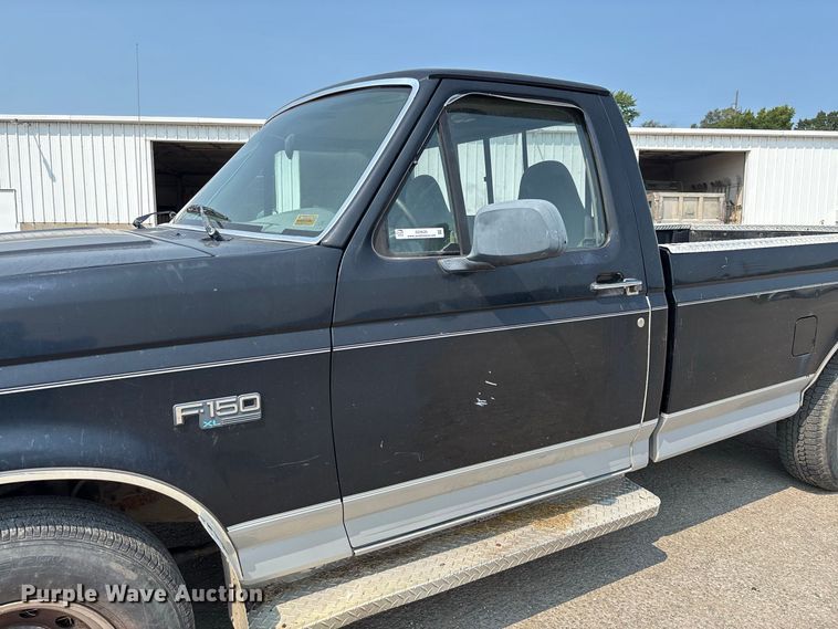 image for item DZ4525 1996 Ford F150 XL pickup truck