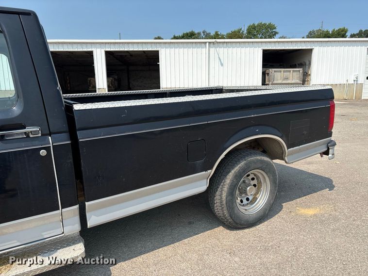 image for item DZ4525 1996 Ford F150 XL pickup truck