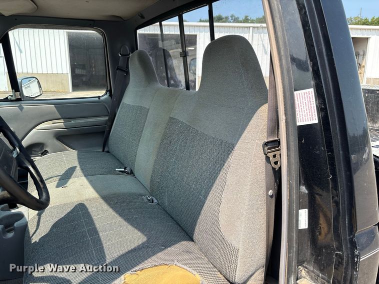 image for item DZ4525 1996 Ford F150 XL pickup truck