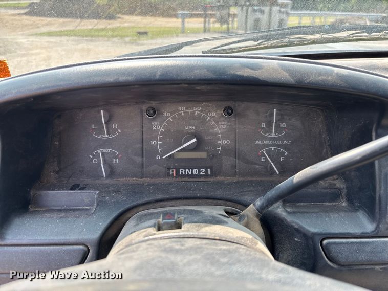 image for item DZ4525 1996 Ford F150 XL pickup truck