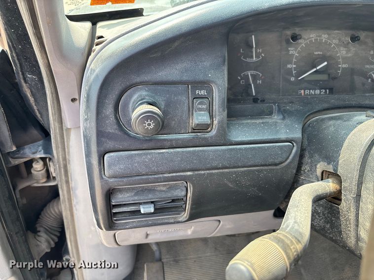 image for item DZ4525 1996 Ford F150 XL pickup truck