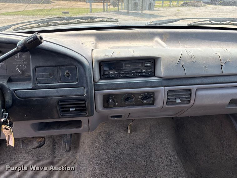 image for item DZ4525 1996 Ford F150 XL pickup truck