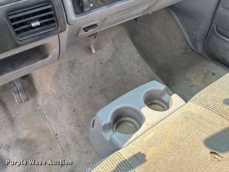 image for item DZ4525 1996 Ford F150 XL pickup truck