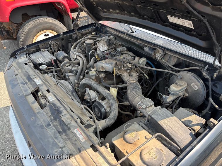 image for item DZ4525 1996 Ford F150 XL pickup truck