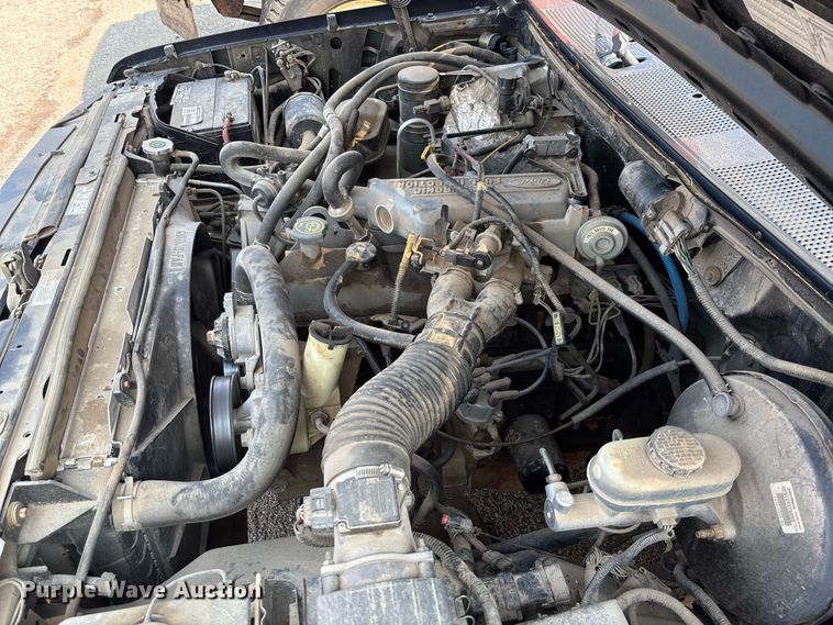 image for item DZ4525 1996 Ford F150 XL pickup truck