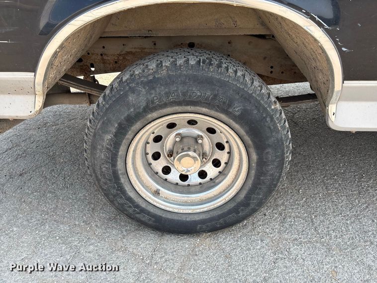 image for item DZ4525 1996 Ford F150 XL pickup truck