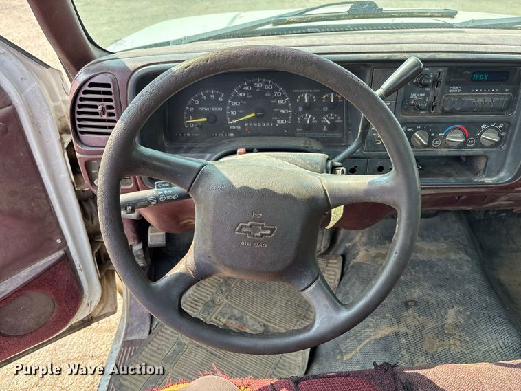image for item DZ4526 1998 Chevrolet 1500 pickup truck