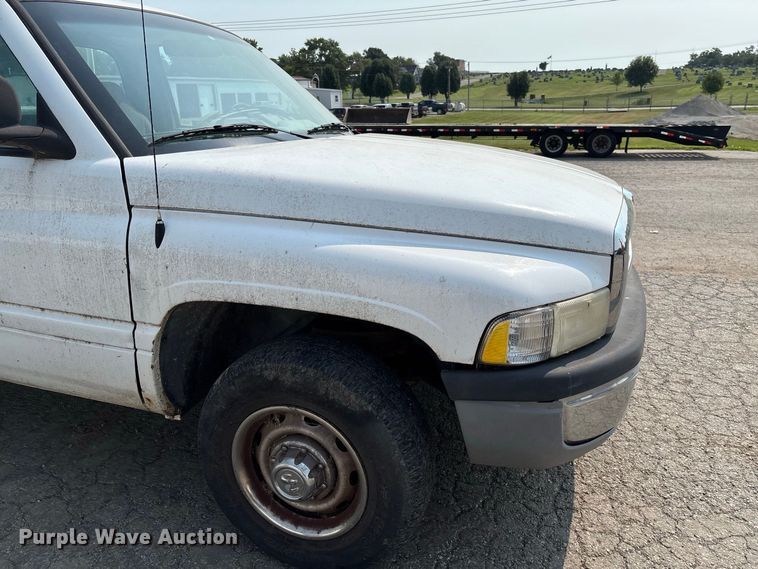 image for item DZ4527 2000 Dodge Ram 2500 utility bed pickup truck