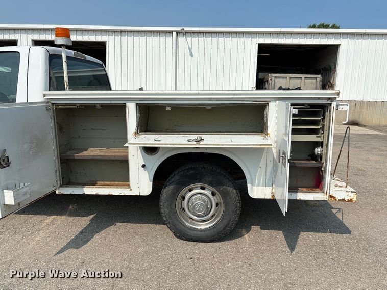 image for item DZ4527 2000 Dodge Ram 2500 utility bed pickup truck