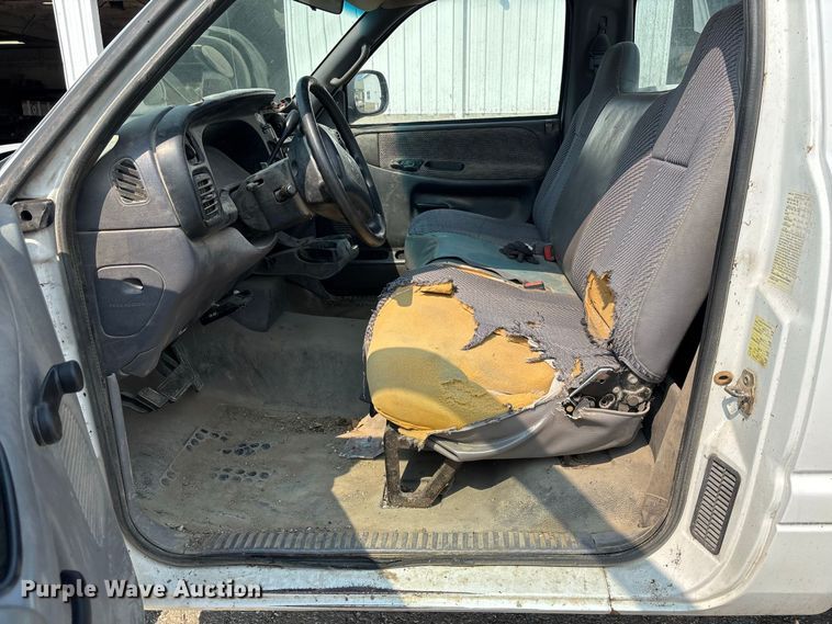 image for item DZ4527 2000 Dodge Ram 2500 utility bed pickup truck