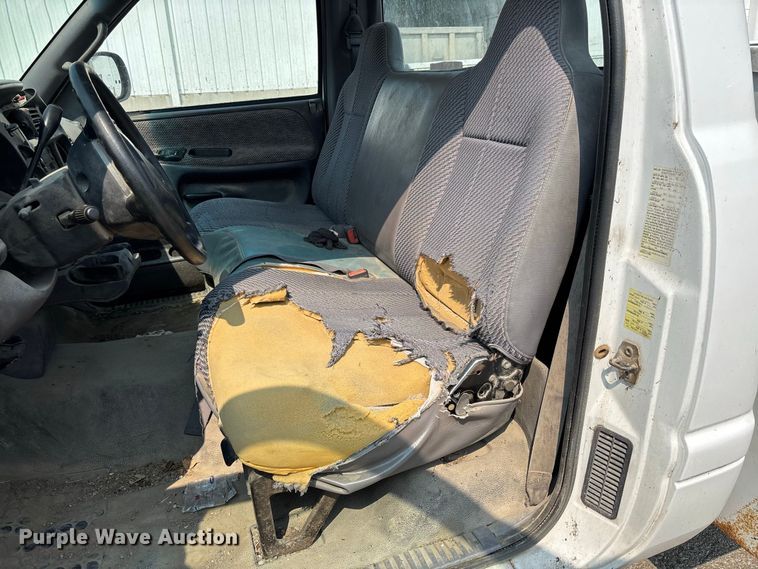 image for item DZ4527 2000 Dodge Ram 2500 utility bed pickup truck