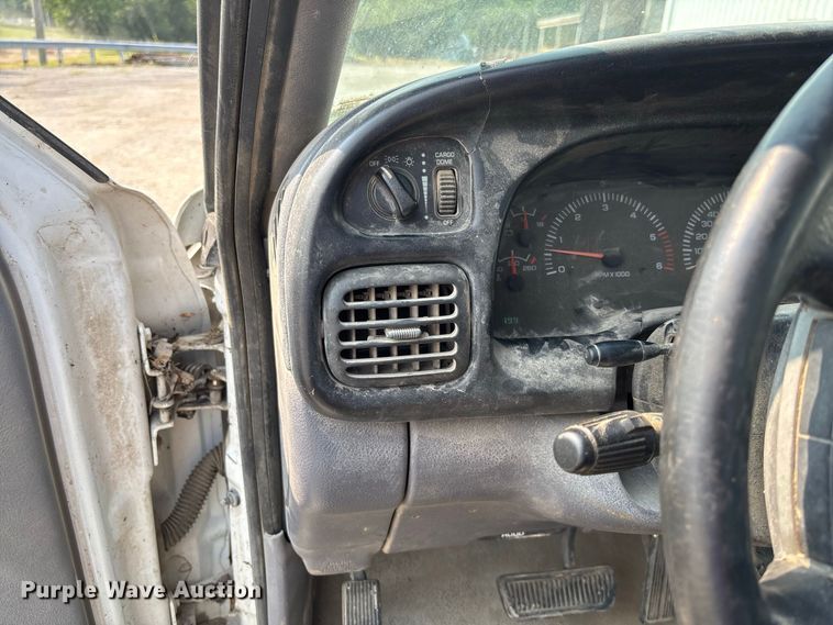 image for item DZ4527 2000 Dodge Ram 2500 utility bed pickup truck