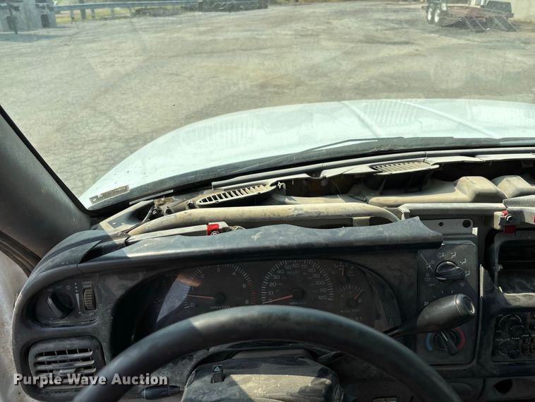 image for item DZ4527 2000 Dodge Ram 2500 utility bed pickup truck