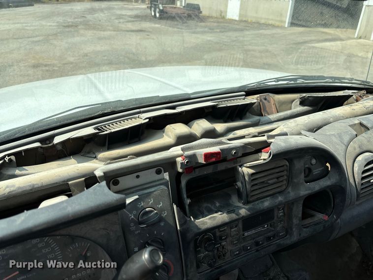 image for item DZ4527 2000 Dodge Ram 2500 utility bed pickup truck