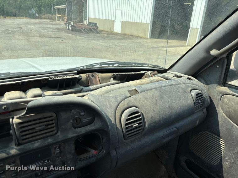 image for item DZ4527 2000 Dodge Ram 2500 utility bed pickup truck