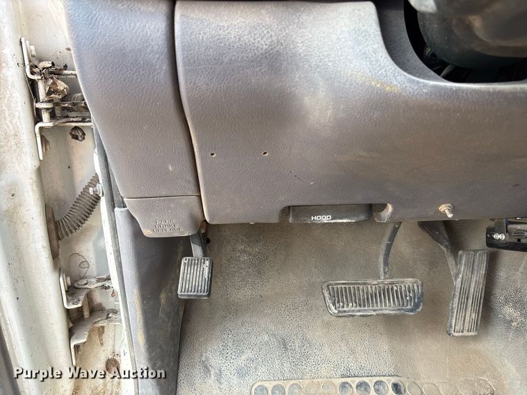 image for item DZ4527 2000 Dodge Ram 2500 utility bed pickup truck