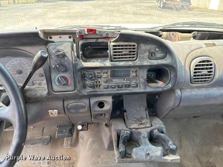 image for item DZ4527 2000 Dodge Ram 2500 utility bed pickup truck