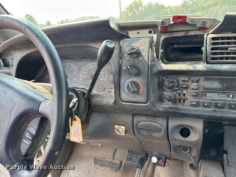 image for item DZ4527 2000 Dodge Ram 2500 utility bed pickup truck