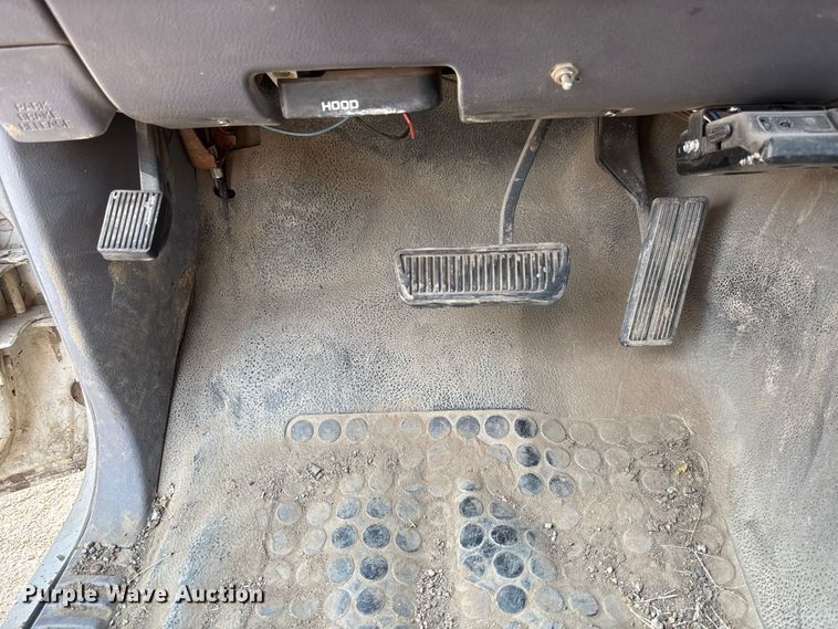 image for item DZ4527 2000 Dodge Ram 2500 utility bed pickup truck