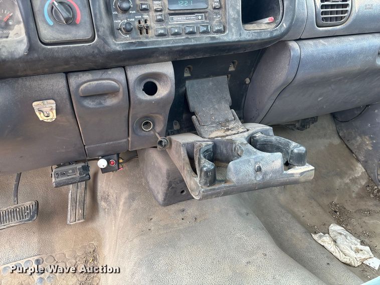 image for item DZ4527 2000 Dodge Ram 2500 utility bed pickup truck