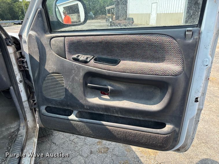image for item DZ4527 2000 Dodge Ram 2500 utility bed pickup truck