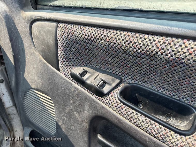 image for item DZ4527 2000 Dodge Ram 2500 utility bed pickup truck