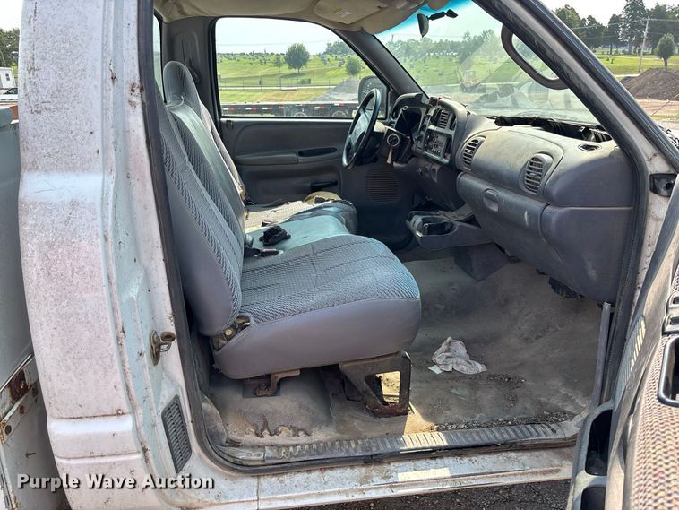 image for item DZ4527 2000 Dodge Ram 2500 utility bed pickup truck