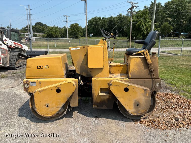 image for item DZ4528 Dynapac CC-10 double drum vibratory roller