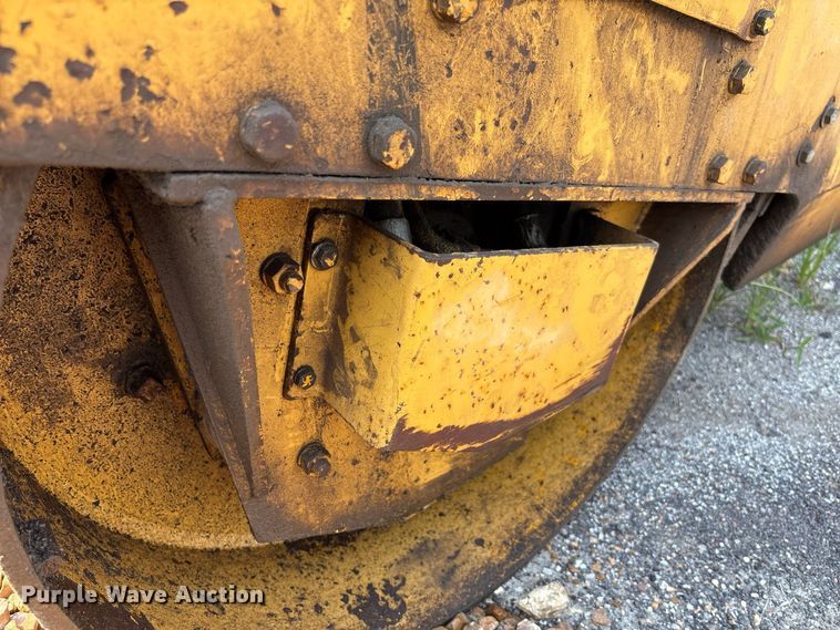 image for item DZ4528 Dynapac CC-10 double drum vibratory roller