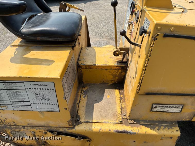 image for item DZ4528 Dynapac CC-10 double drum vibratory roller