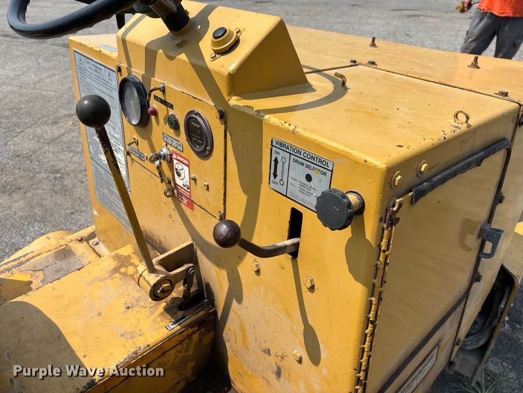 image for item DZ4528 Dynapac CC-10 double drum vibratory roller