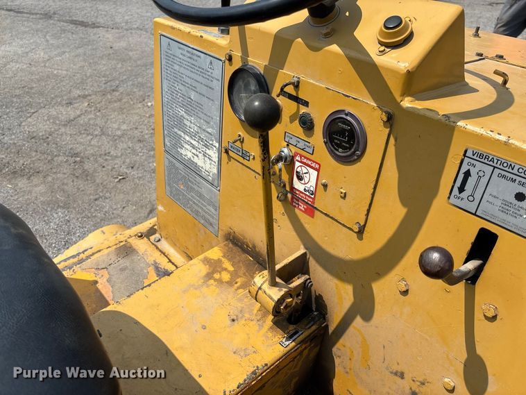 image for item DZ4528 Dynapac CC-10 double drum vibratory roller