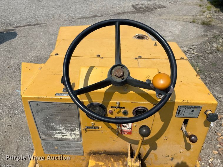 image for item DZ4528 Dynapac CC-10 double drum vibratory roller