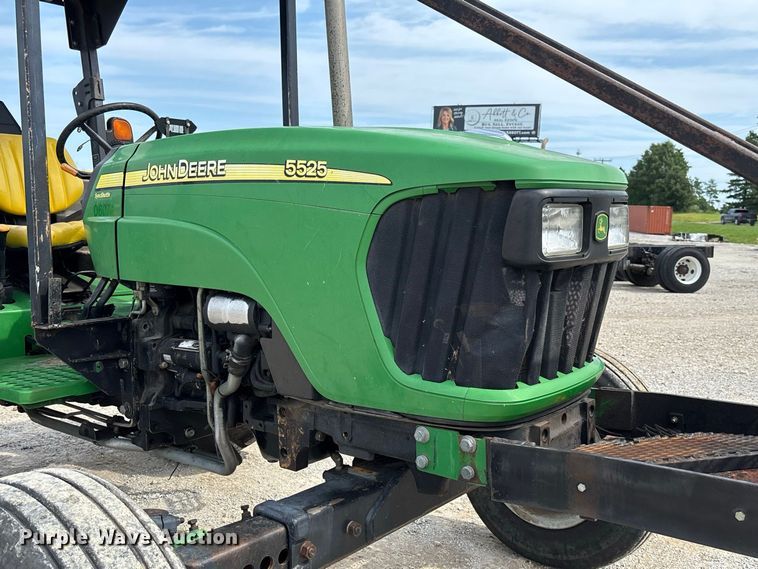 image for item DZ4540 2006 John Deere 5525 tractor