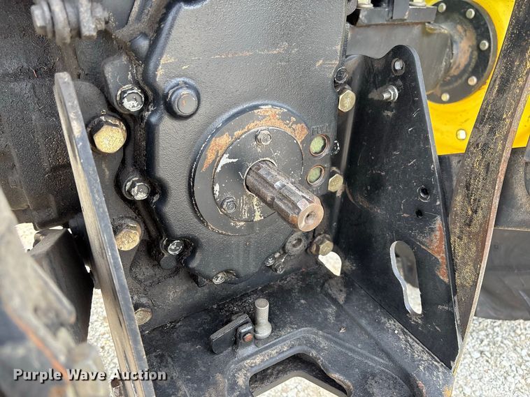 image for item DZ4540 2006 John Deere 5525 tractor