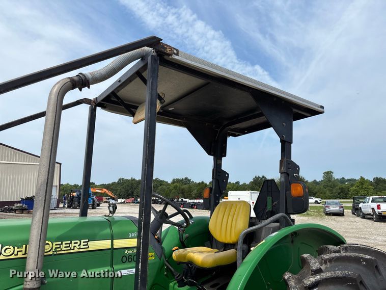image for item DZ4540 2006 John Deere 5525 tractor