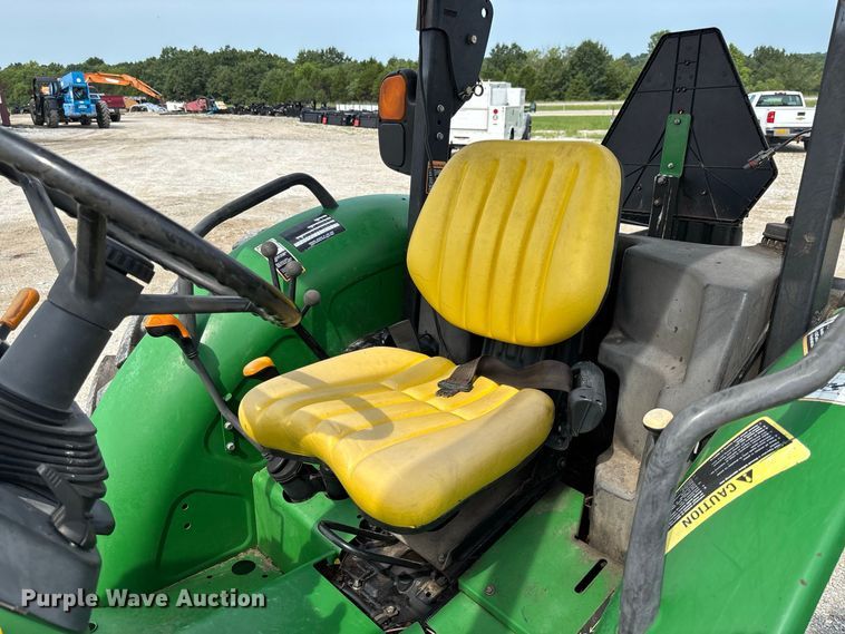 image for item DZ4540 2006 John Deere 5525 tractor