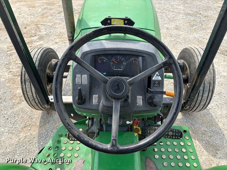 image for item DZ4540 2006 John Deere 5525 tractor