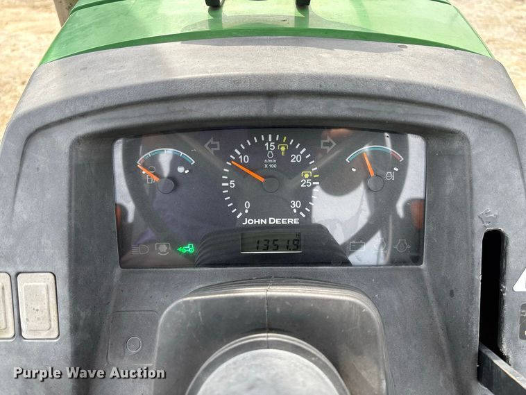 image for item DZ4540 2006 John Deere 5525 tractor