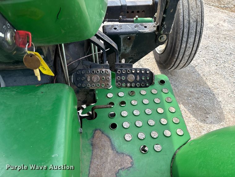 image for item DZ4540 2006 John Deere 5525 tractor