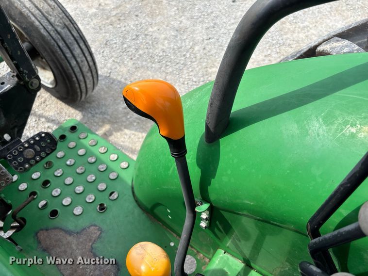 image for item DZ4540 2006 John Deere 5525 tractor