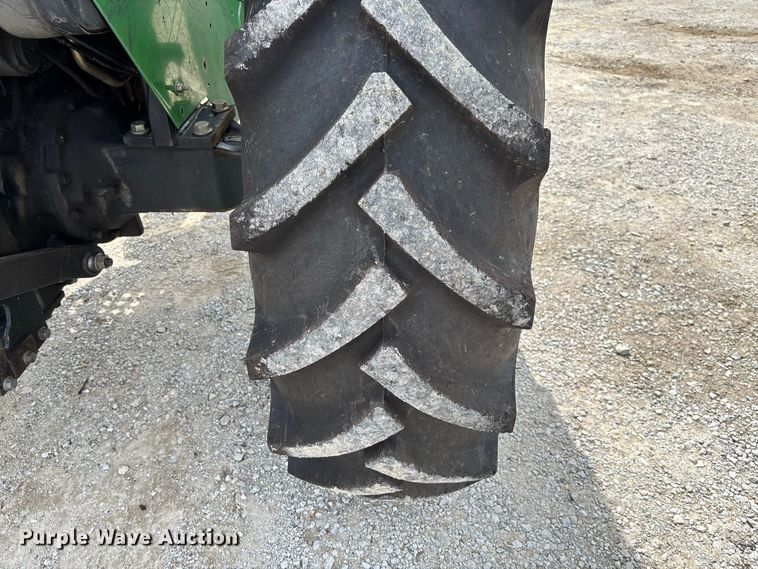 image for item DZ4540 2006 John Deere 5525 tractor