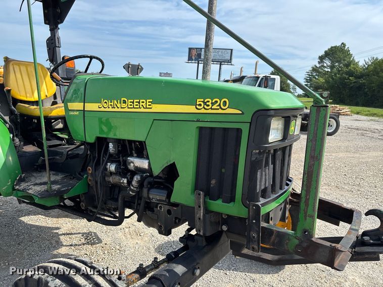 image for item DZ4541 2003 John Deere 5320 tractor