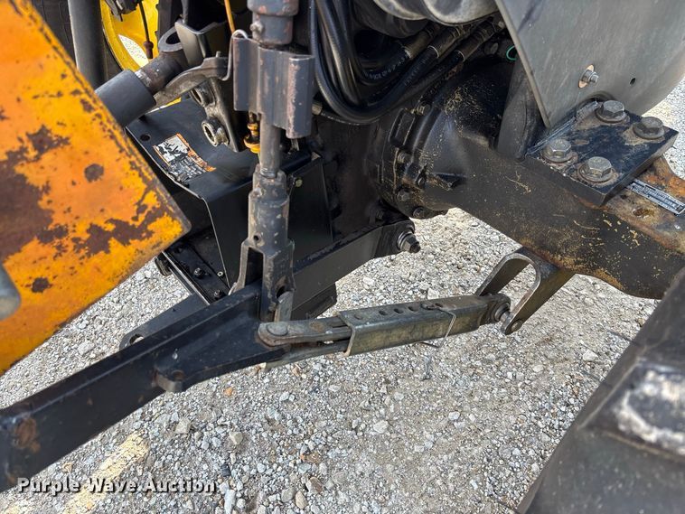 image for item DZ4541 2003 John Deere 5320 tractor