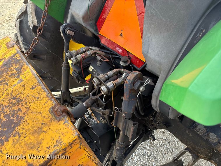 image for item DZ4541 2003 John Deere 5320 tractor