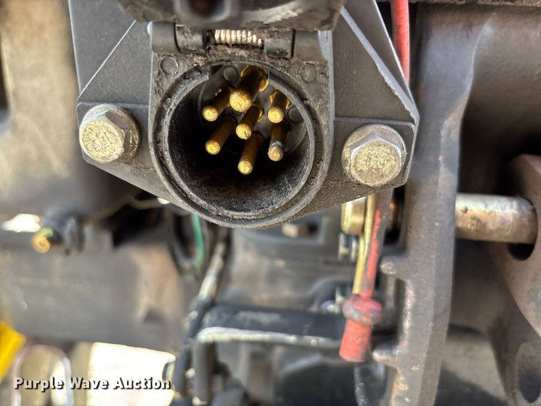 image for item DZ4541 2003 John Deere 5320 tractor